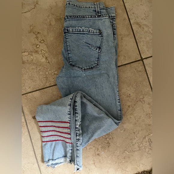 Fun detailed jeans - Picture 4 of 5